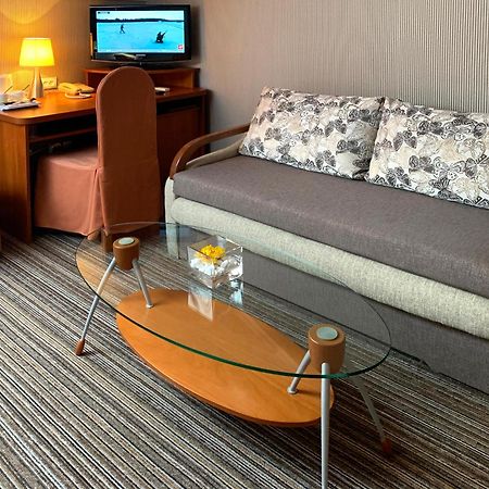 Economy Room In Hotel Eney Lwów Zewnętrze zdjęcie