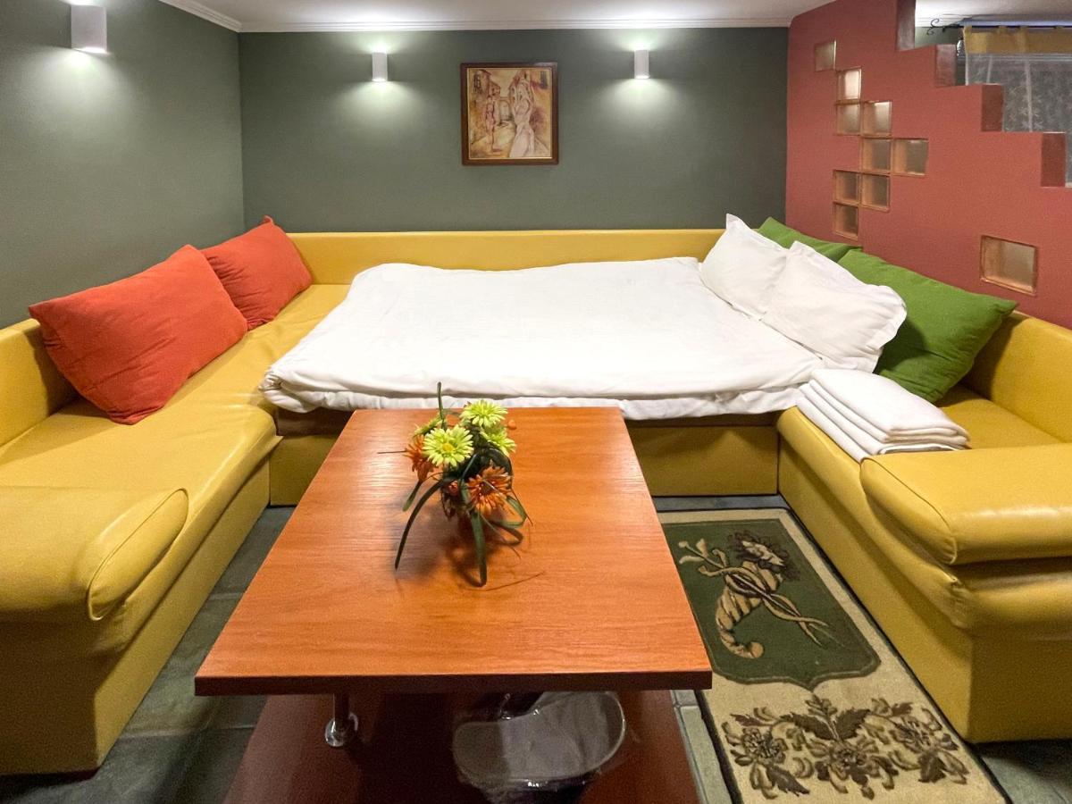 Economy Room In Hotel Eney Lwów Pokój zdjęcie