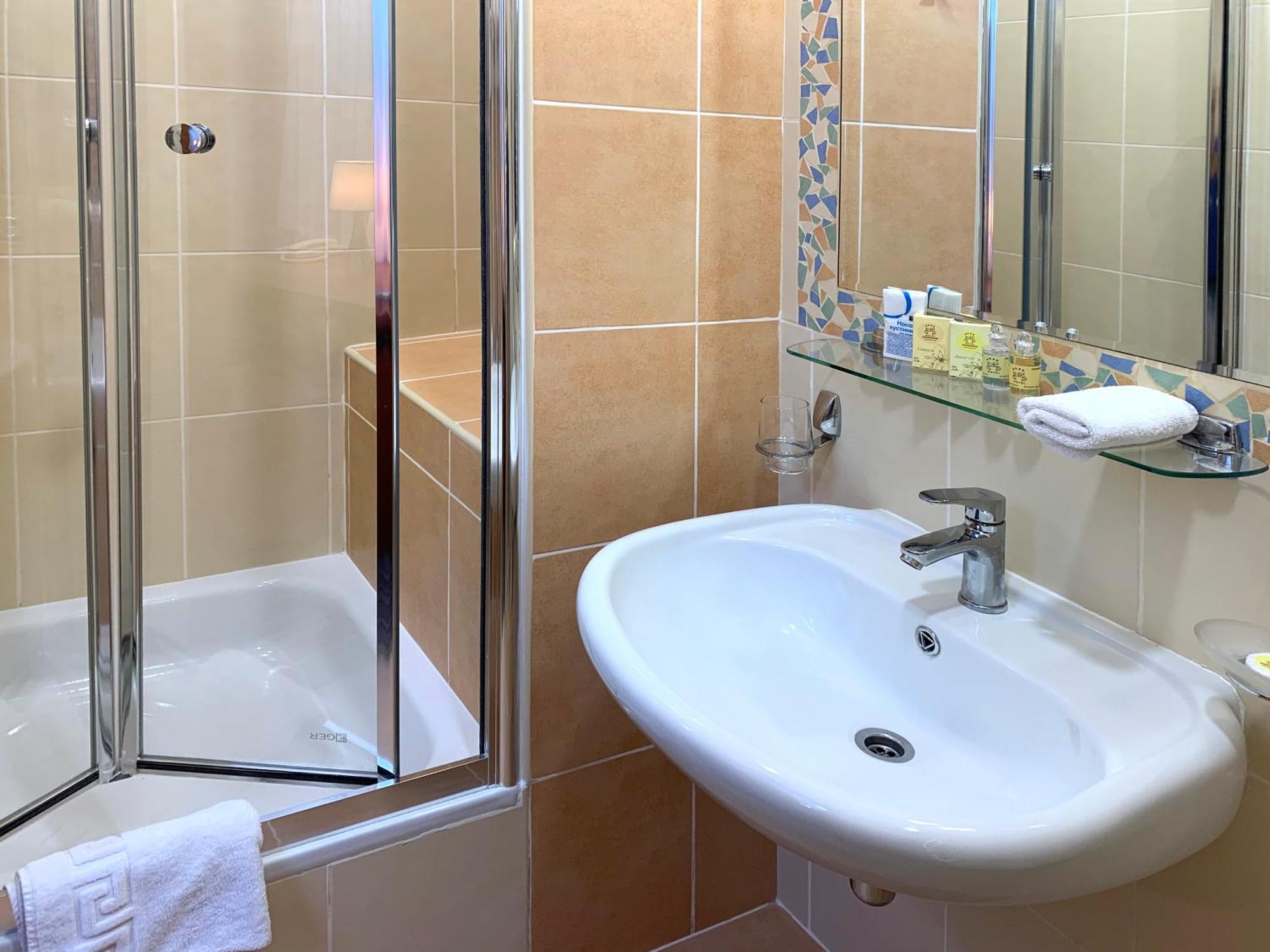Economy Room In Hotel Eney Lwów Pokój zdjęcie