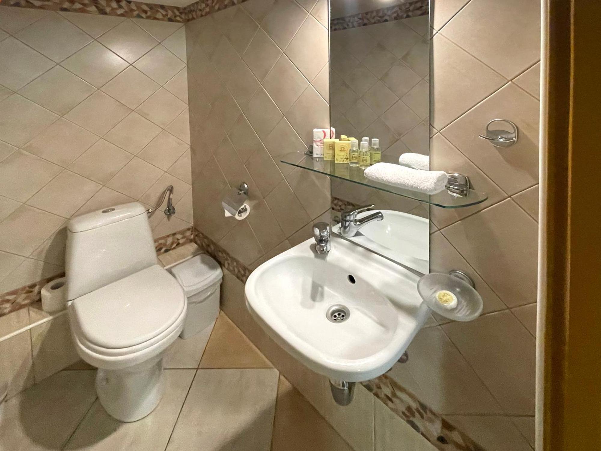 Economy Room In Hotel Eney Lwów Pokój zdjęcie